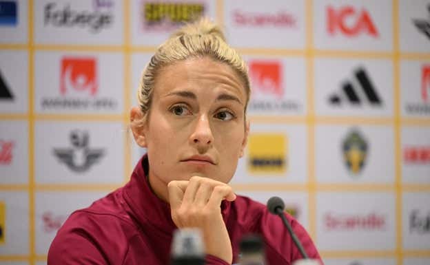 Alexia Putellas en una rueda de prensa con la Selección.  EFE