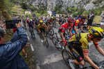 Los secretos tras los 2.500 kilómetros entre etapas de La Vuelta 2024: la segunda mayor distancia del siglo, más que el Tour y el Giro juntos