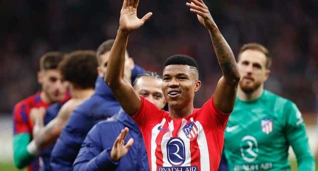 Reinildo vuelve para irse a una Copa África que molesta a Simeone