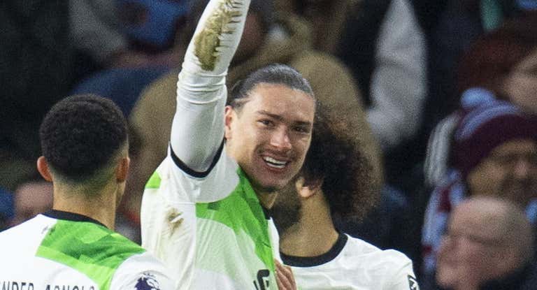 Darwin celebra el primer gol del partido.