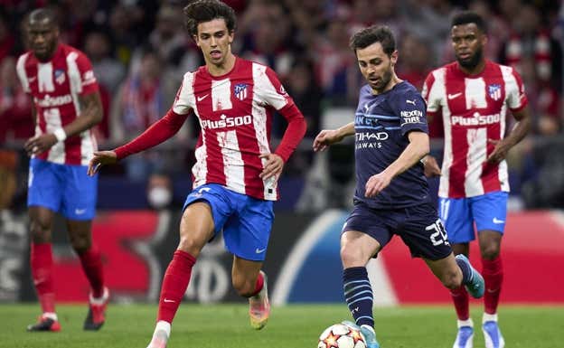 Félix y Silva, en un partido de Champions de 2022 entre Atlético y City.  Getty