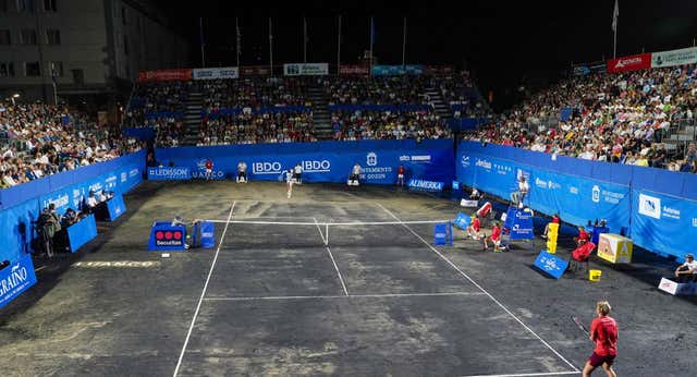 Quién decide el campo y si hay cambios en tenis