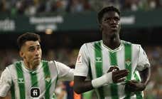 El Brentford viene a por Assane Diao... que también tiene una oferta de renovación del Betis