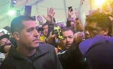 Riquelme gana en las elecciones de Boca y Milei es abucheado en su primera aparición pública