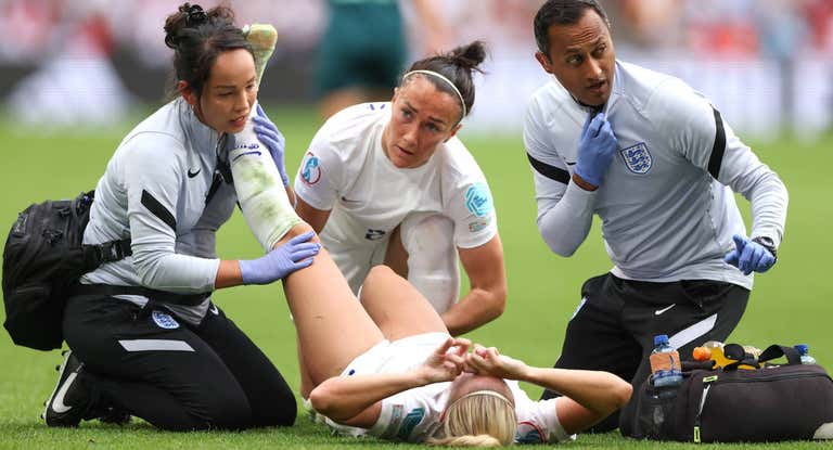 Beth Mead es una de las jugadoras que se rompió el ligamento cruzado anterior.