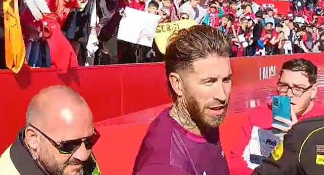 Sergio Ramos desata la locura ante 16.130 sevillistas