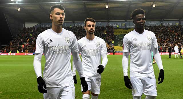 El Arsenal volverá a usar la camiseta blanca reivindicativa contra la violencia juvenil