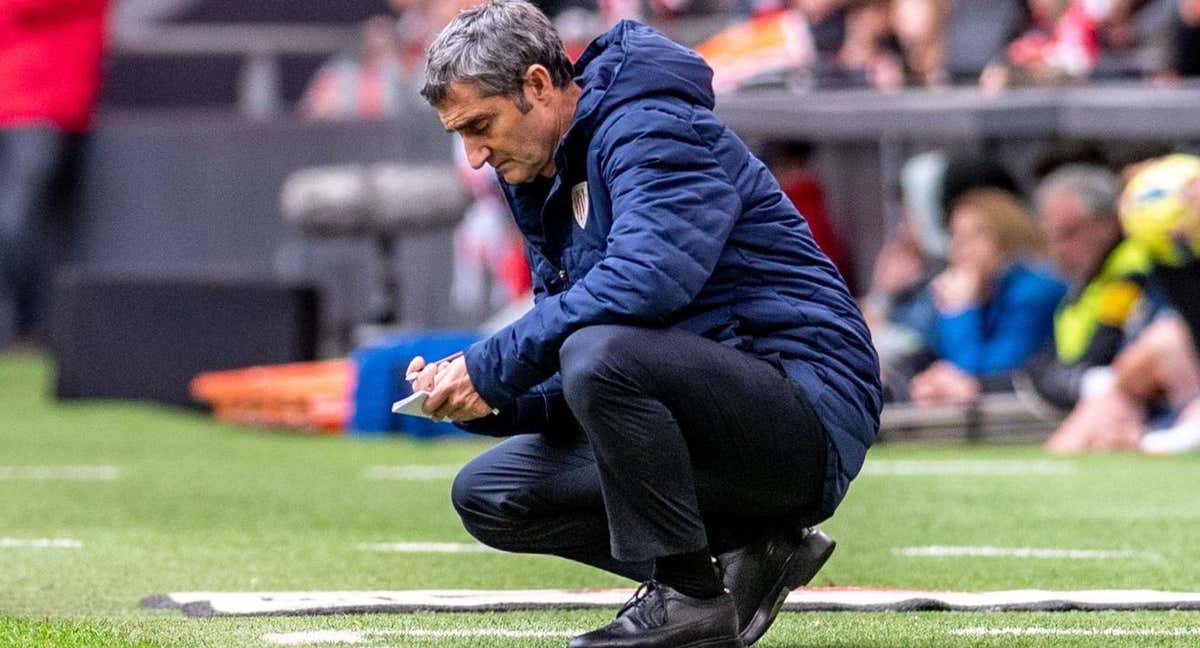 Ernesto Valverde, durante un partido en San Mamés.