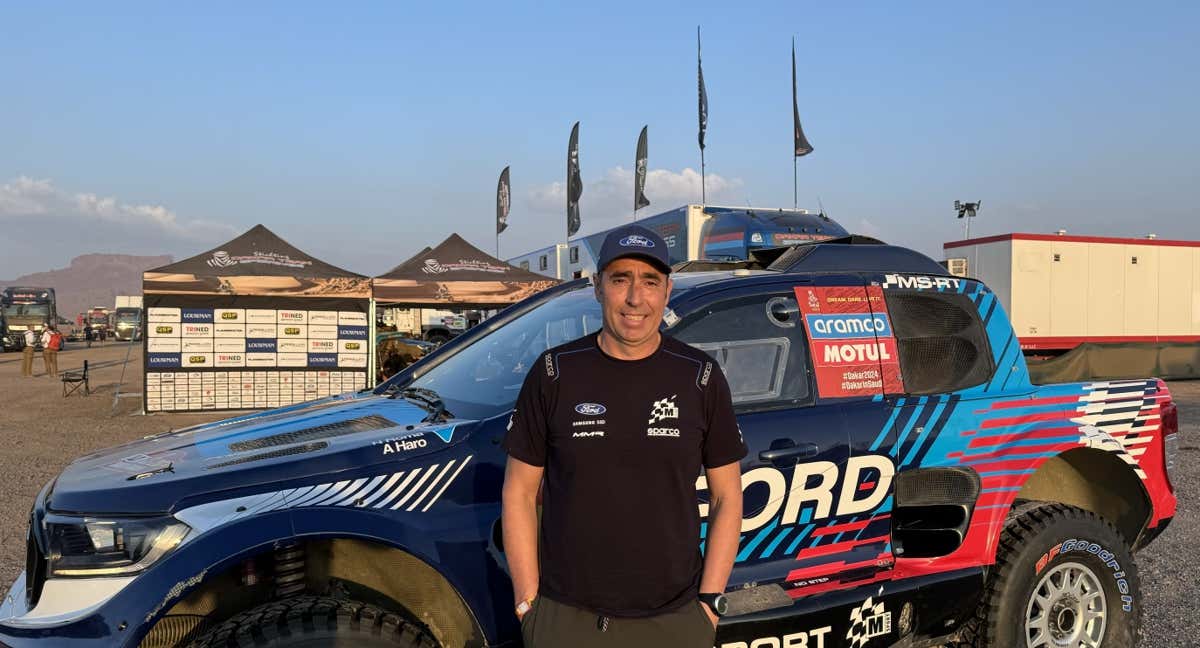 Nani Roma, con el Ford Ranger T1+, tras acabar la Prólogo del Rally Dakar 2024. /S. Lillo