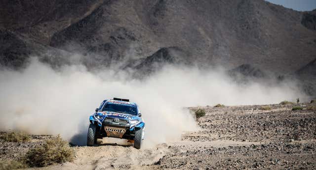 El atropello de un espectador retrasó el inicio de la etapa 1 del Dakar para los coches