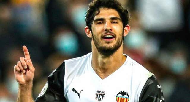El Villarreal cerrará a Gonçalo Guedes y busca un defensa ‘top’