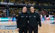 Esperanza Mendoza y Yasmina Alcaraz, las dos árbitras que han roto con la tradición masculina de Liga Endesa
