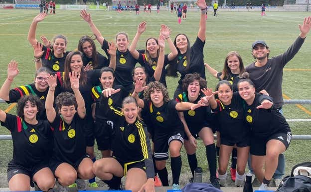Jugadoras de Talleres Loli, equipo de la Liga Fulanita de Tal.  FOTO CEDIDA POR ELISA