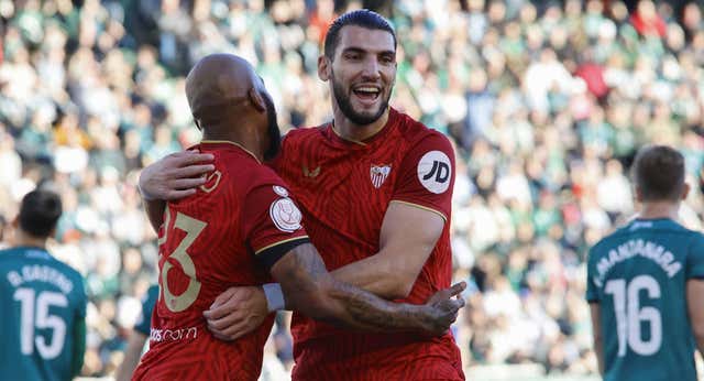 El Sevilla se agarra a la Copa mientras intenta rearmarse en el mercado