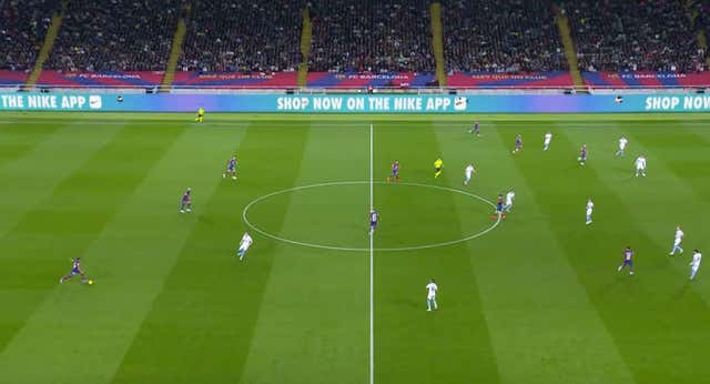 En el fútbol nada es inocente y los últimos 11 saques de centro del Barça tampoco