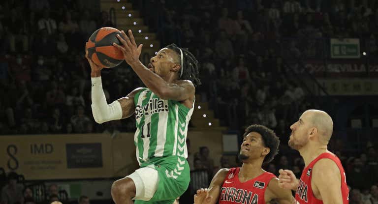 Shannon Evans en su etapa como jugador del Real Betis.