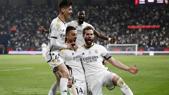El Real Madrid celebra el gol de la victoria./REUTERS