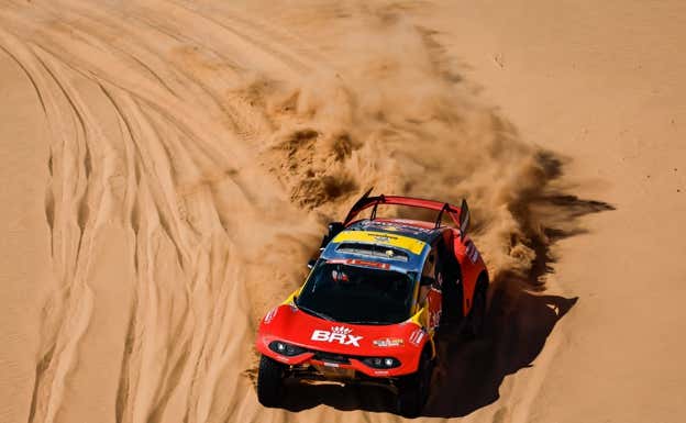 Sébastien Loeb y Fabien Lurquin, durante el Rally Dakar 2024.  BRX