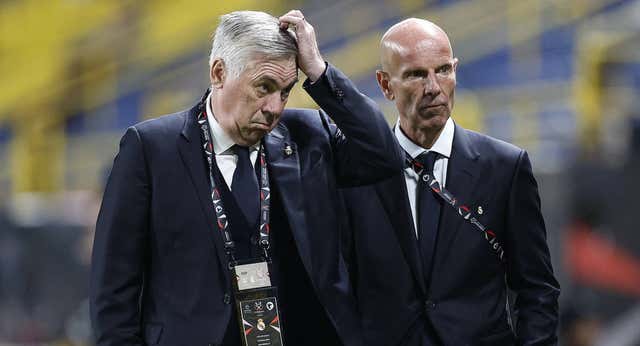 Ancelotti rectifica varias de sus decisiones sobre la marcha… y se gana aún más al vestuario del Real Madrid