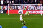 La locura de Lucas Ocampos que no tuvo premio: empató en el 81' con un penalti... ¡sin mirar!