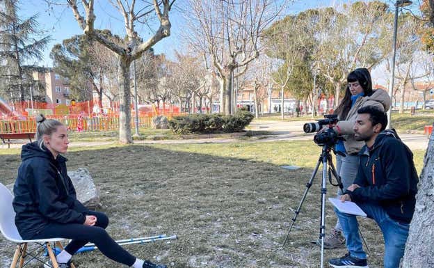 Anita Luján durante un momento del rodaje.  RELEVO