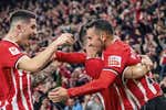 Zarpazo al derbi del Athletic para seguir soñando con la Champions