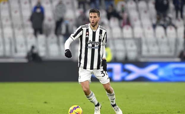 Bentancur durante un partido con la Juventus.