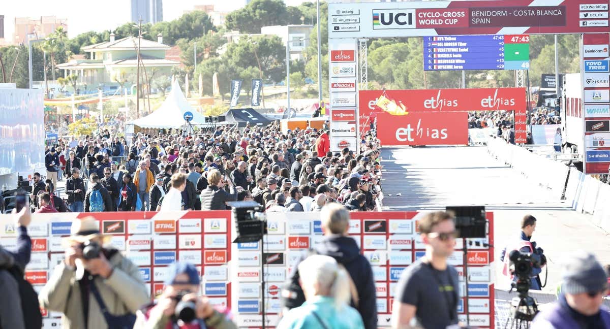 La primera edición de la Copa del Mundo de Ciclocross UCI - Benidorm Costa Blanca fue un éxito. /BENIDORM CX / ÁLVARO GARCÍA HERRERO