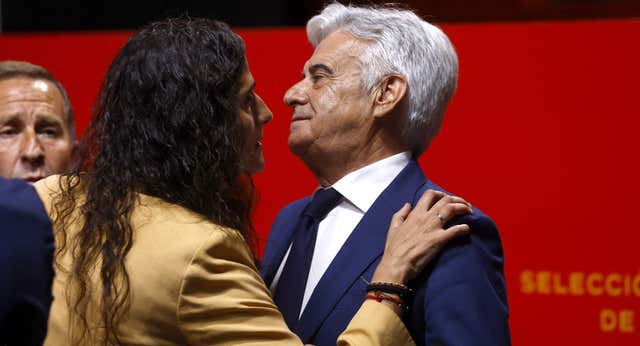 Pedro Rocha, en campaña, ficha a Víctor Sánchez del Amo y a ocho técnicos más: «Le dice que sí a todo y a todos»