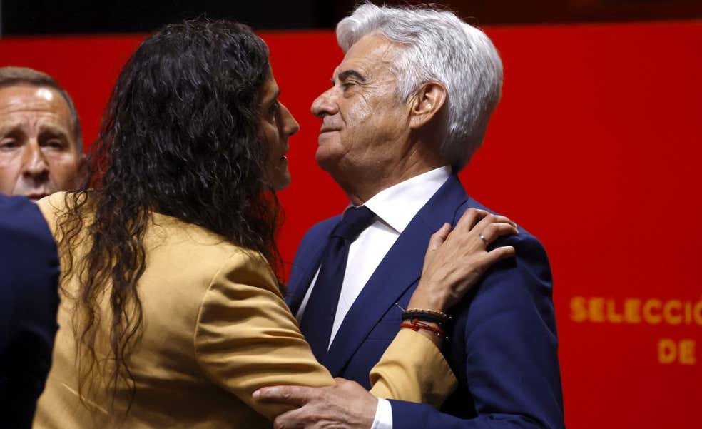 Pedro Rocha, en campaña, ficha a Víctor Sánchez del Amo y a ocho técnicos más: «Le dice que sí a todo y a todos»