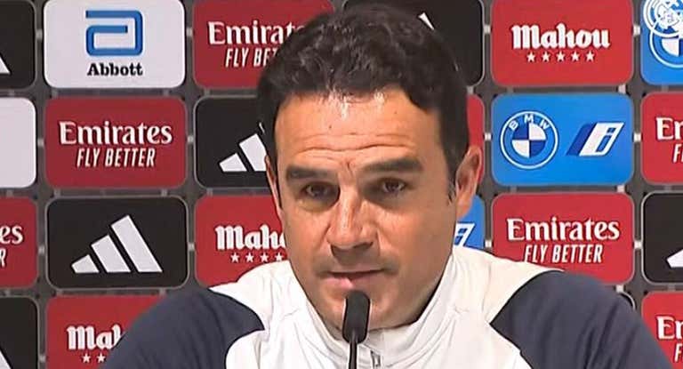 Alberto Toril, entrenador del Real Madrid, en rueda de prensa.