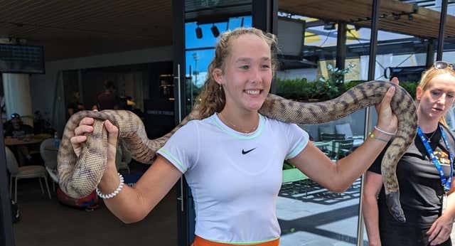 Mirra Andreeva, la niña de 16 años que está poniendo patas arriba el tenis: «Hace dos días empecé el colegio»