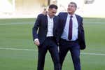 Laporta baja al vestuario del Barça para pedir compromiso