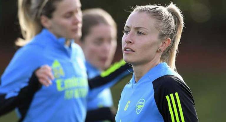 Leah Williamson, durante un entrenamiento con el Arsenal.