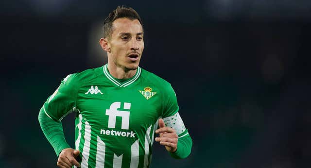 Se va Andrés Guardado, el extranjero con más partidos en la historia del Betis