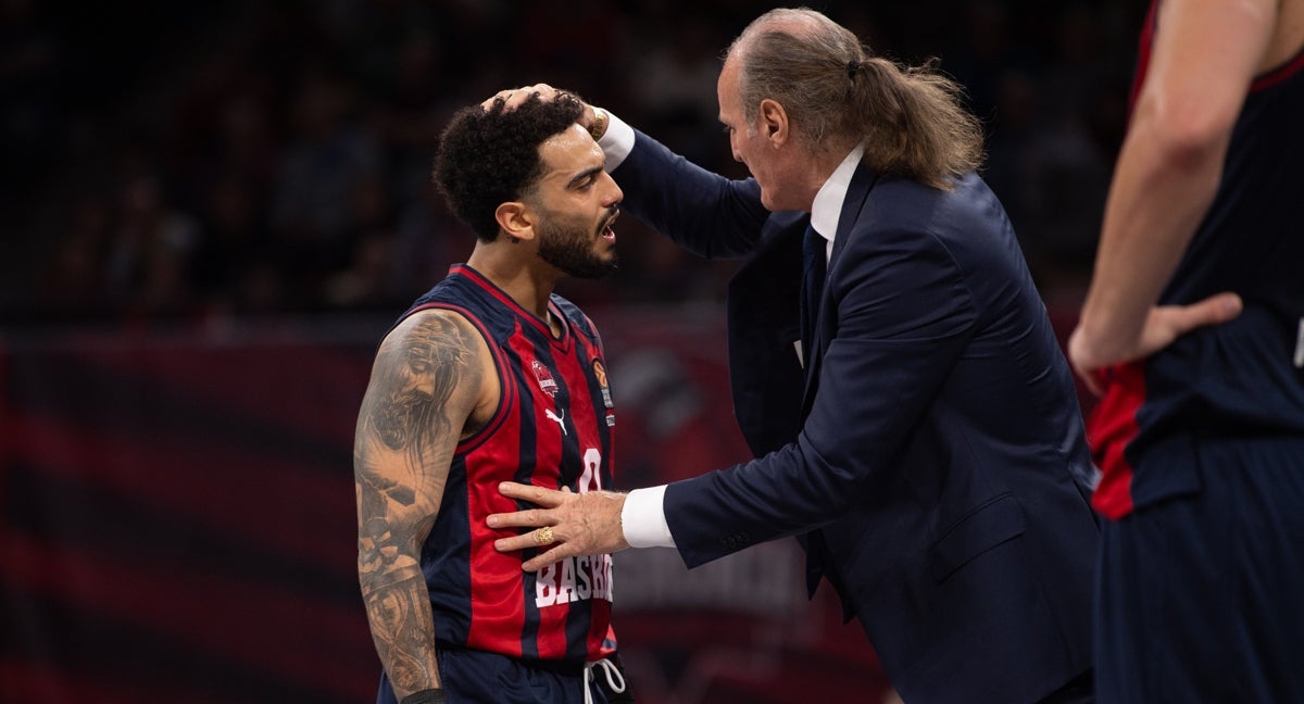 Dusko Ivanovic celebra una de las canastas de Markus Howard esta temporada