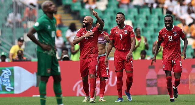 Nsúe firma un ‘hat trick’ y acerca a Guinea Ecuatorial a octavos
