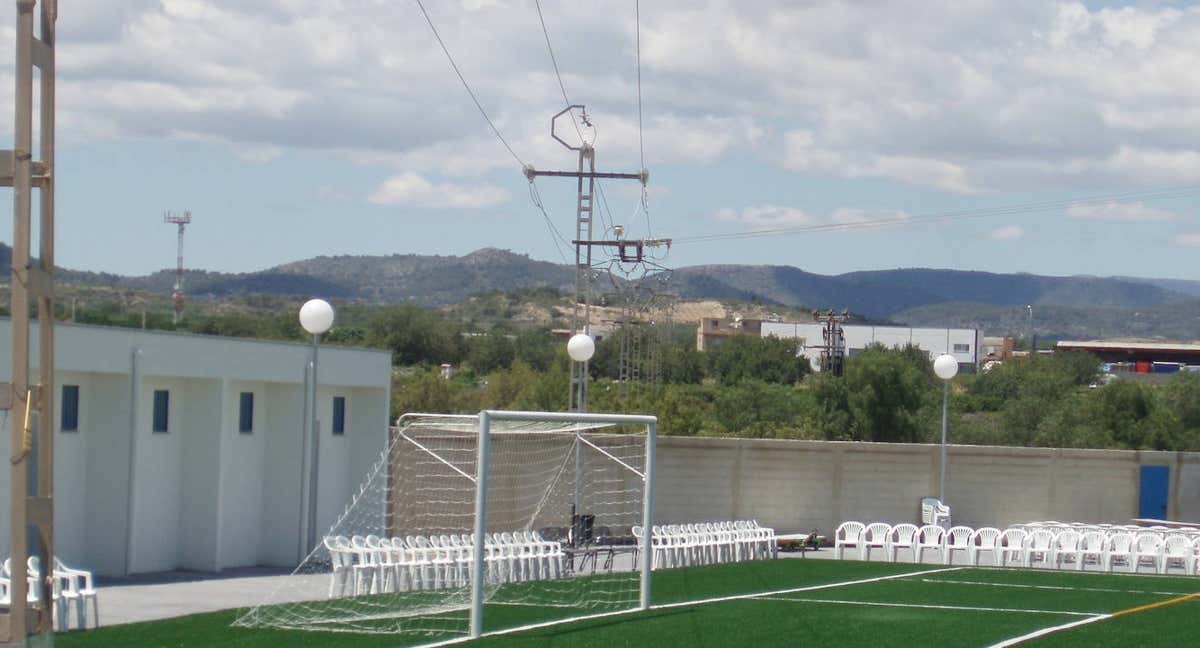 El cableado de un campo de fútbol./EFE