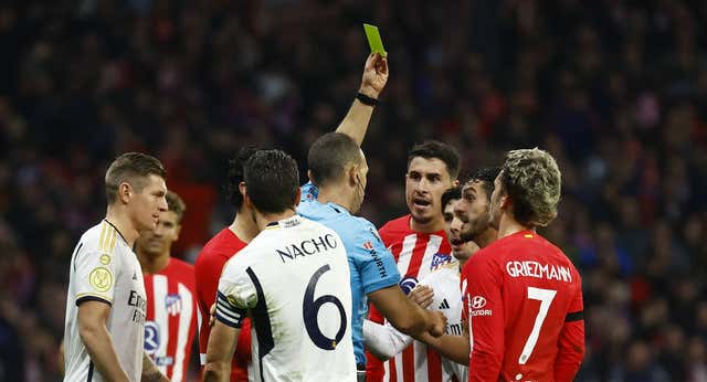 Real Madrid Televisión arremete contra el árbitro: «La Copa es tercermundista»