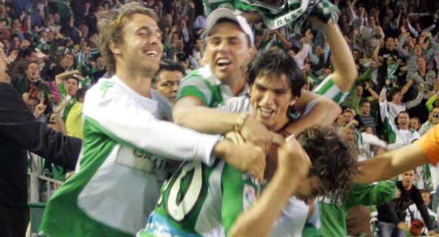 La noche mágica que nadie olvida en el Betis y comenzó con una pesadilla: «Muchos lloraron…»