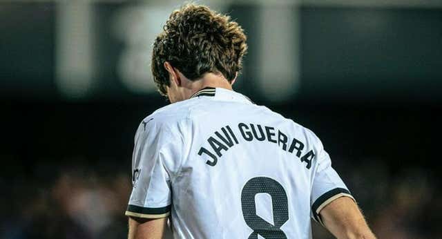 Baraja mima a Javi Guerra en su fase más crítica: ‘No puede ganar él solo los partidos’
