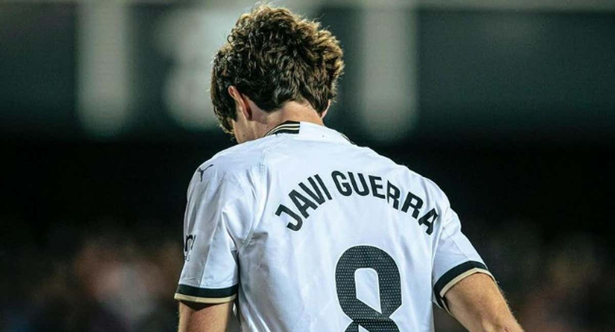 Javi Guerra frustrado.