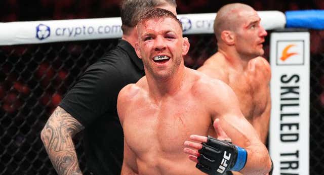 Du Plessis da el primer título de UFC a Sudáfrica en un combate para el recuerdo ante Strickland