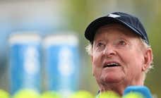 El legendario Rod Laver duda de Alcaraz y compañía: “Salvo milagro, pueden ir poniendo las iniciales de Djokovic en el trofeo”
