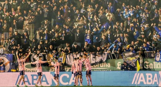 El Oviedo rompe la eficacia de A Malata y vuela con Carrión