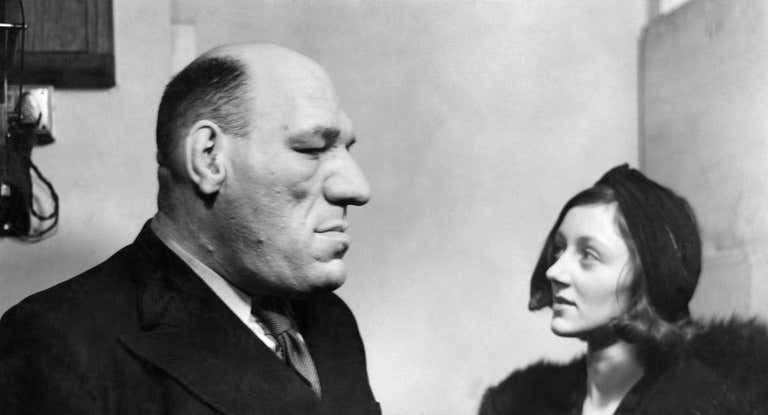 Maurice Tillet, antes de disputar un combate en 1938.