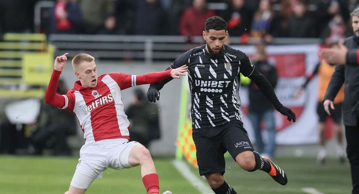 Vermeeren en un partido con el Amberes.