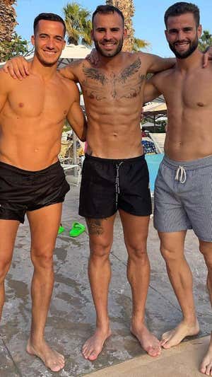 Jesé, con Lucas Vázquez y Nacho en Dubái.  REDES SOCIALES
