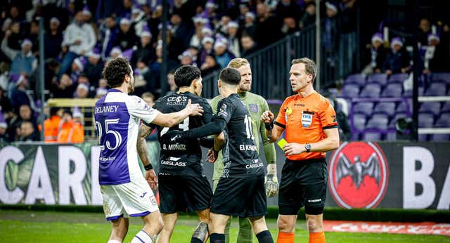 Se repetirá por primera vez un partido por un error del VAR
