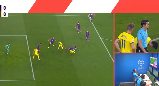 Munuera Montero anula un gol al Villarreal por fuera de juego… en un autopase